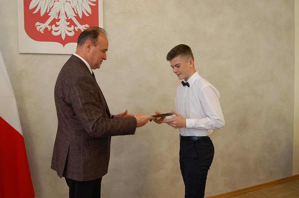 https://test.ugorly.pl/blog/2021/06/25/nagrody-wojta-dla-uzdolnionych-uczniow/24-jpg/