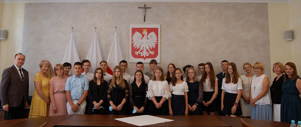 https://test.ugorly.pl/blog/2021/06/25/nagrody-wojta-dla-uzdolnionych-uczniow/57-jpg/
