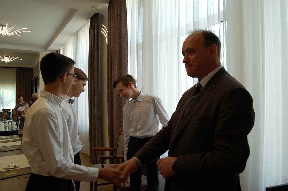 https://test.ugorly.pl/blog/2021/06/25/nagrody-wojta-dla-uzdolnionych-uczniow/59-jpg/