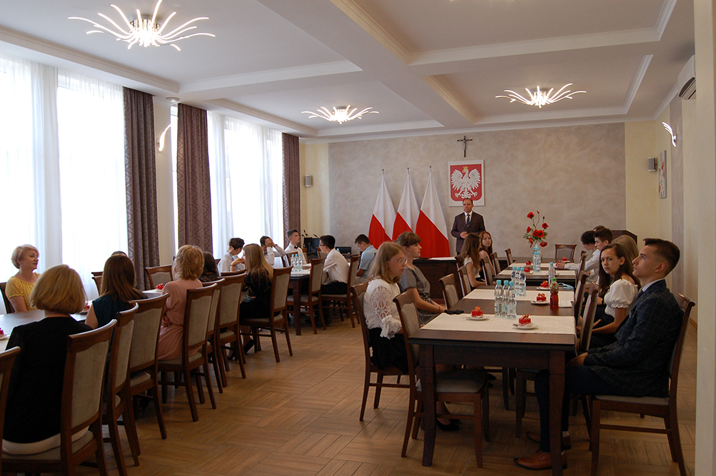 https://test.ugorly.pl/blog/2021/06/25/nagrody-wojta-dla-uzdolnionych-uczniow/7-jpg/
