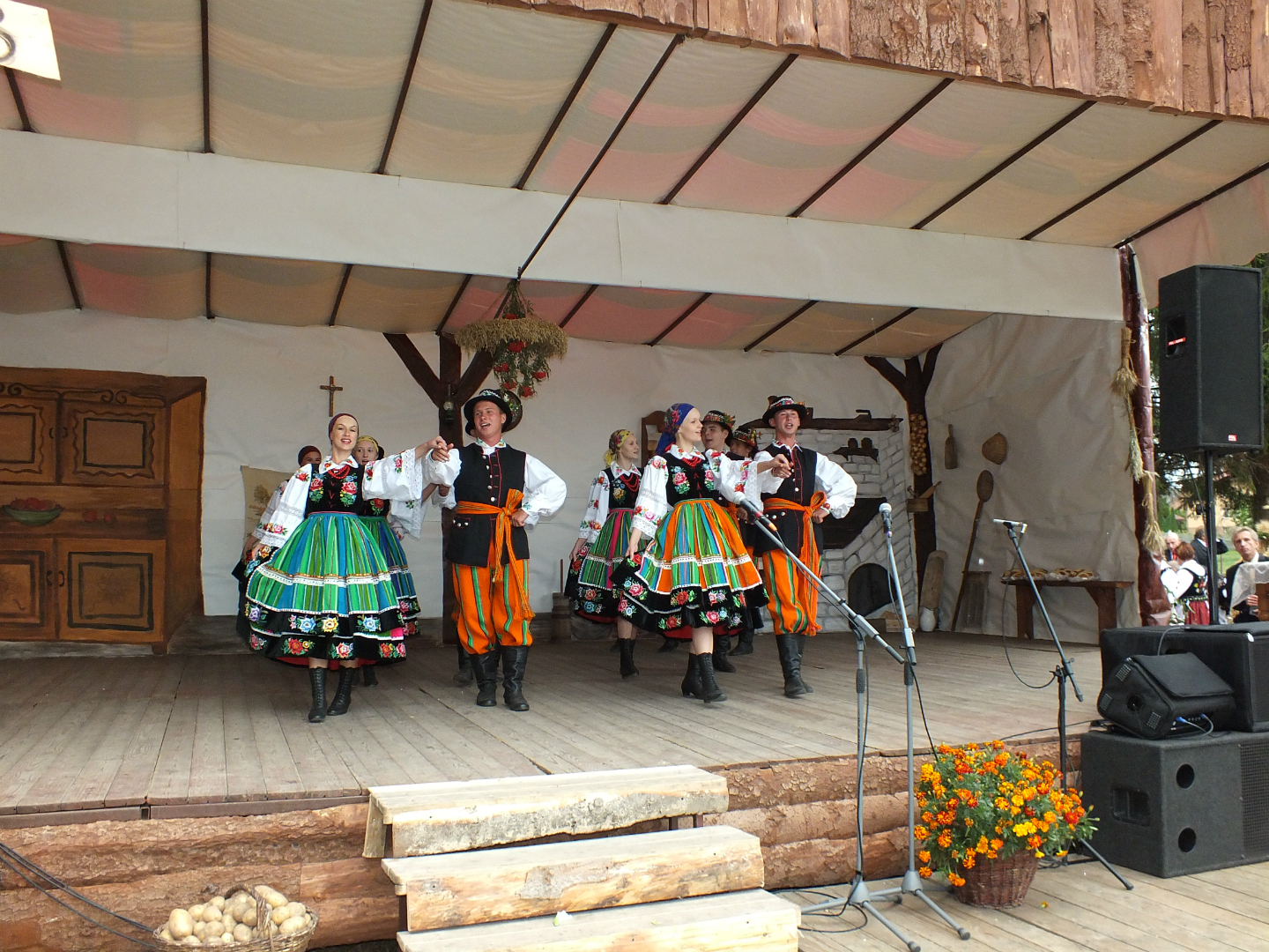 https://test.ugorly.pl/blog/2013/09/06/dozynki-w-wiejskiej-chacie/p183pg9omq4ek174pkdc1v3tq6f15/