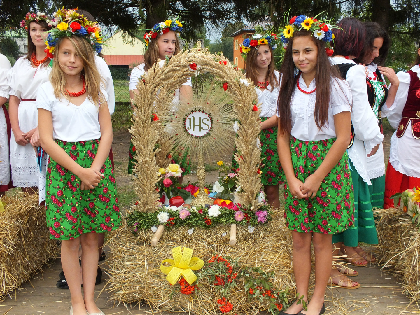 https://test.ugorly.pl/blog/2013/09/06/dozynki-w-wiejskiej-chacie/p183pg9omqs271tiq1ul71fe1v3cm/