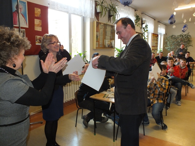 https://test.ugorly.pl/blog/2014/03/05/iii-indywidualny-turniej-szachowy-o-puchar-wojta-gminy-orly-2/p18i8ibn8m15n3ng7dioovp9j8/
