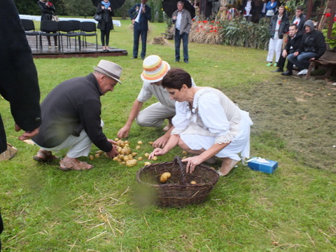 https://test.ugorly.pl/blog/2014/09/01/dozynki-gminne-2014-2/p190o3kfij1j801hfgur715t61tuo2j/