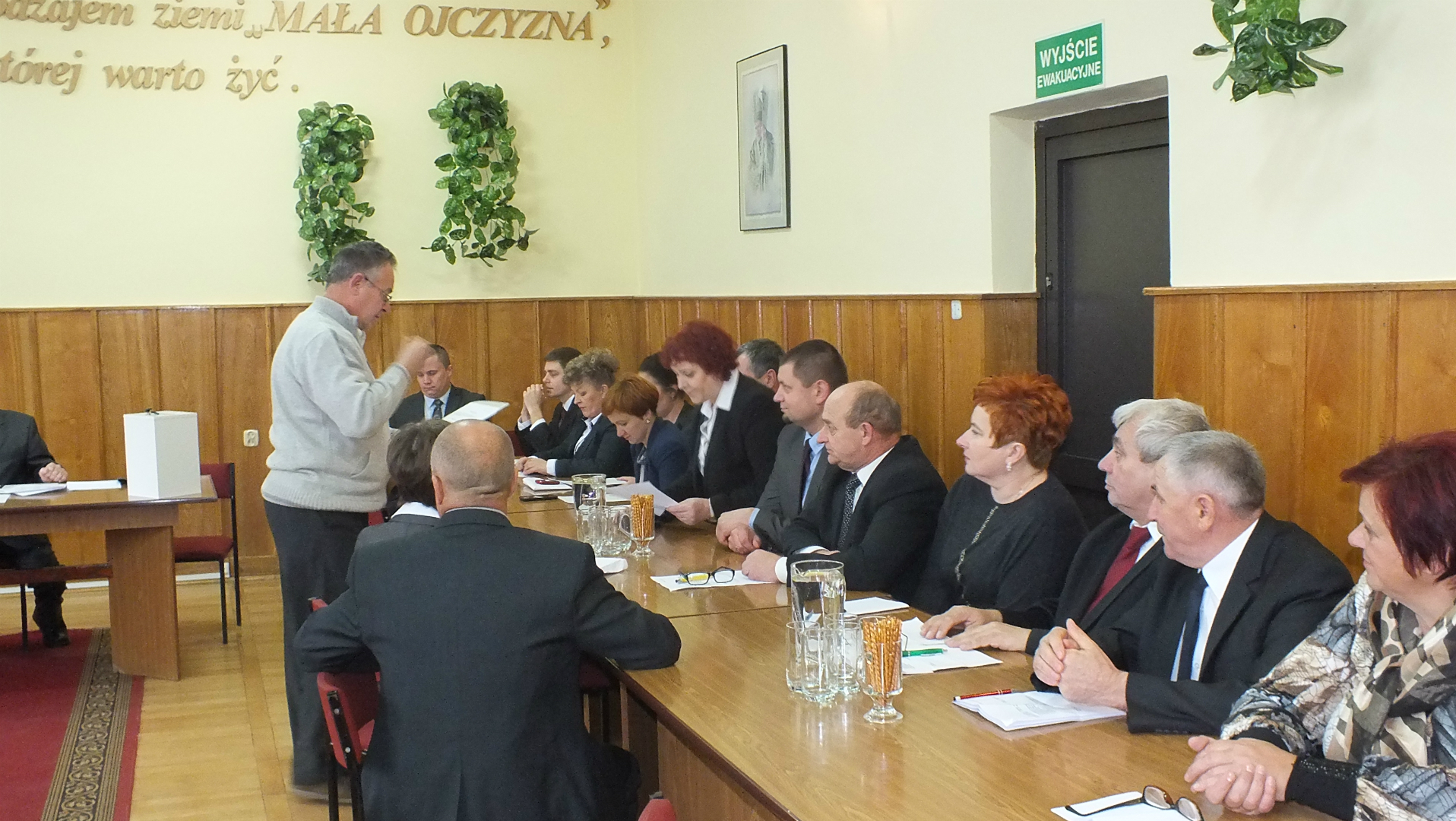 https://test.ugorly.pl/blog/2014/12/08/pierwsza-sesja-rady-gminy-orly/p198ksu3uj152umvlph08nfdrr8/