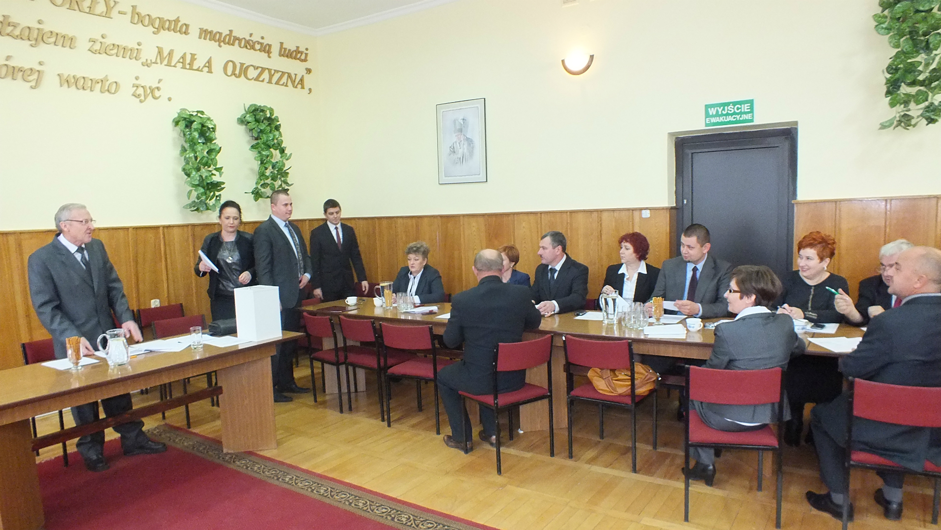 https://test.ugorly.pl/blog/2014/12/08/pierwsza-sesja-rady-gminy-orly/p198ksu3uj22r1mog4n371tak2c/