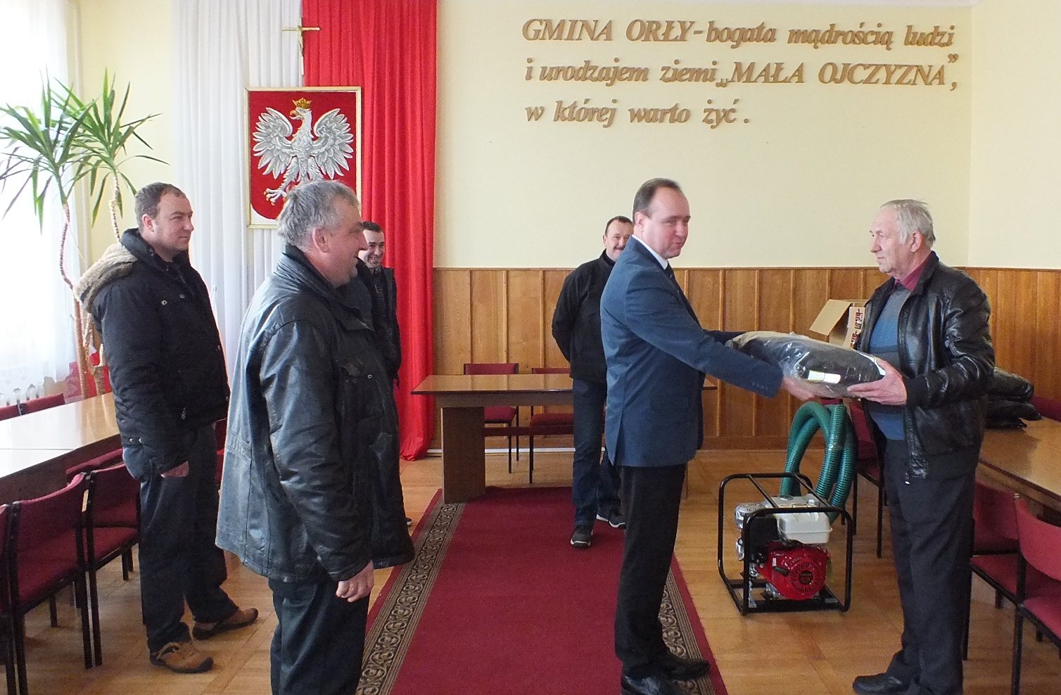 https://test.ugorly.pl/blog/2015/12/09/kolejne-dwie-ochotnicze-straze-pozarne-doposazone/p1a62qdq318j1oh89l51kv6gf37/