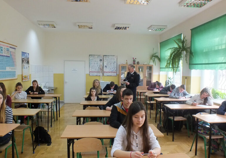 MŁODZIEŻ ZAPOBIEGA POŻAROM