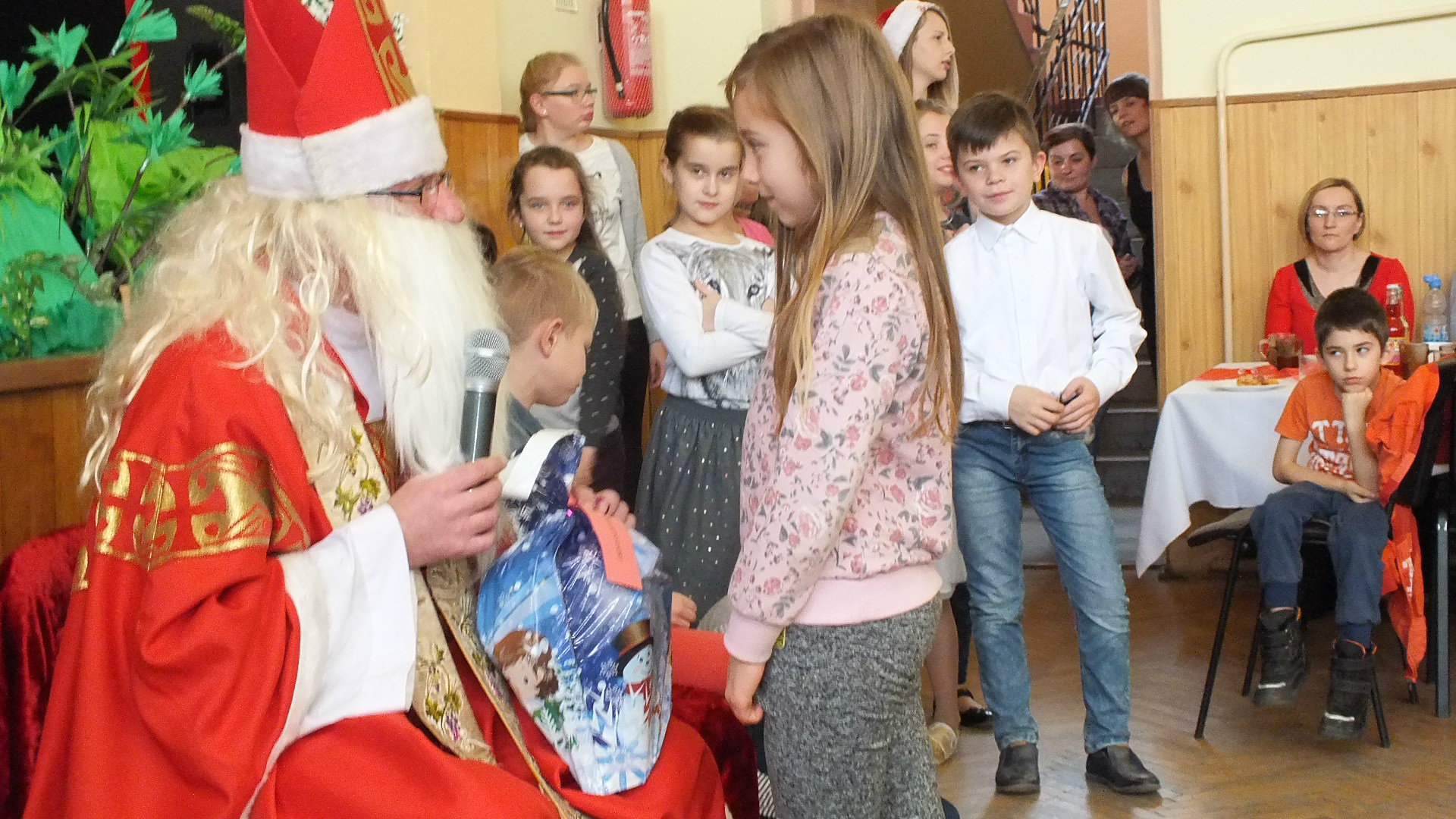 https://test.ugorly.pl/blog/2016/12/23/mikolaj-odwiedzil-dzieci-w-gminie-orly/p1b4lmdo211ks81mmt1eei1kho1ou4r/