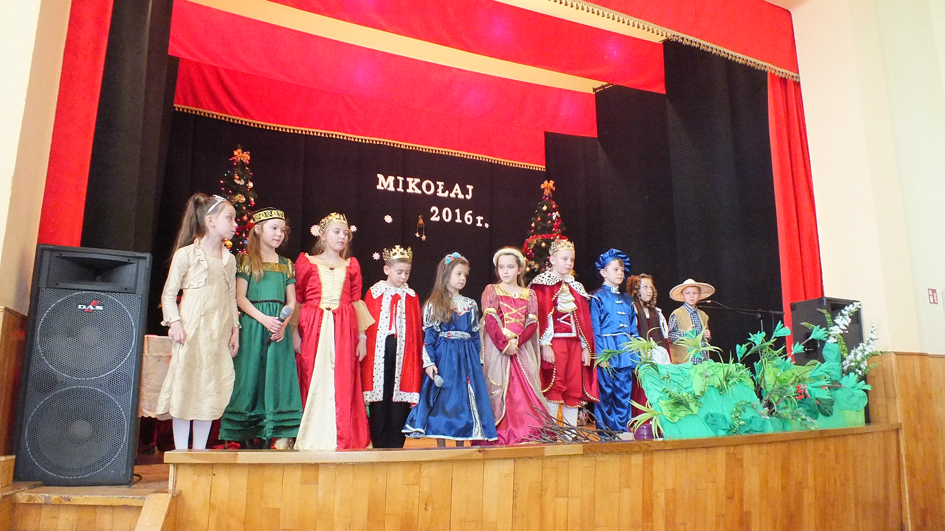 https://test.ugorly.pl/blog/2016/12/23/mikolaj-odwiedzil-dzieci-w-gminie-orly/p1b4lmdo21eob1fpcu201knh1hiof/