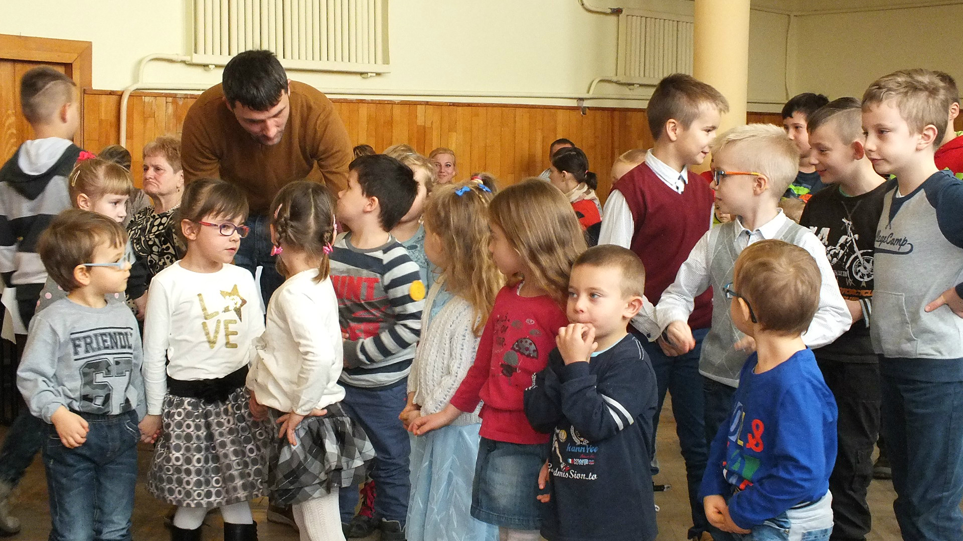 https://test.ugorly.pl/blog/2016/12/23/mikolaj-odwiedzil-dzieci-w-gminie-orly/p1b4lmdo21fgre8obqcret1jojh/