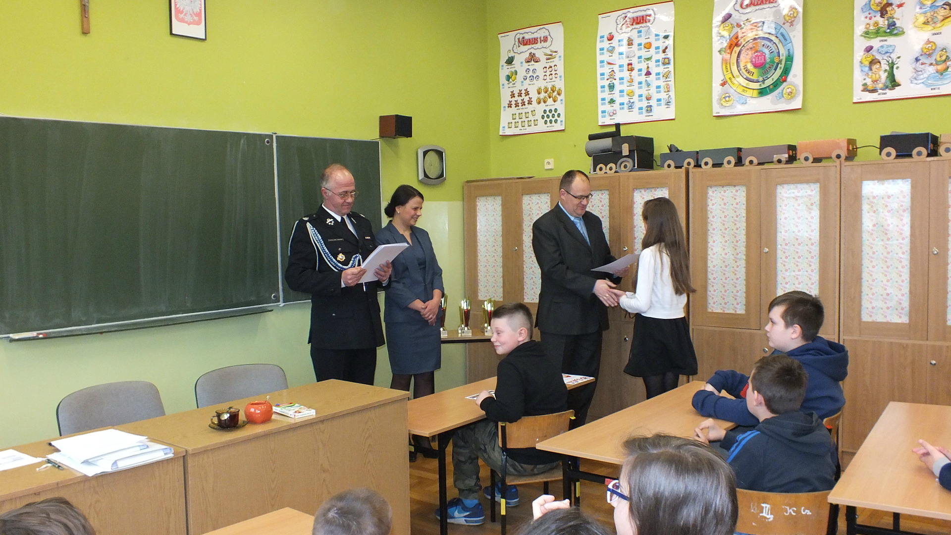 https://test.ugorly.pl/blog/2017/03/23/mlodziez-zapobiega-pozarom-4/p1bbtd8h90aie1cndlqitqk13gp9/
