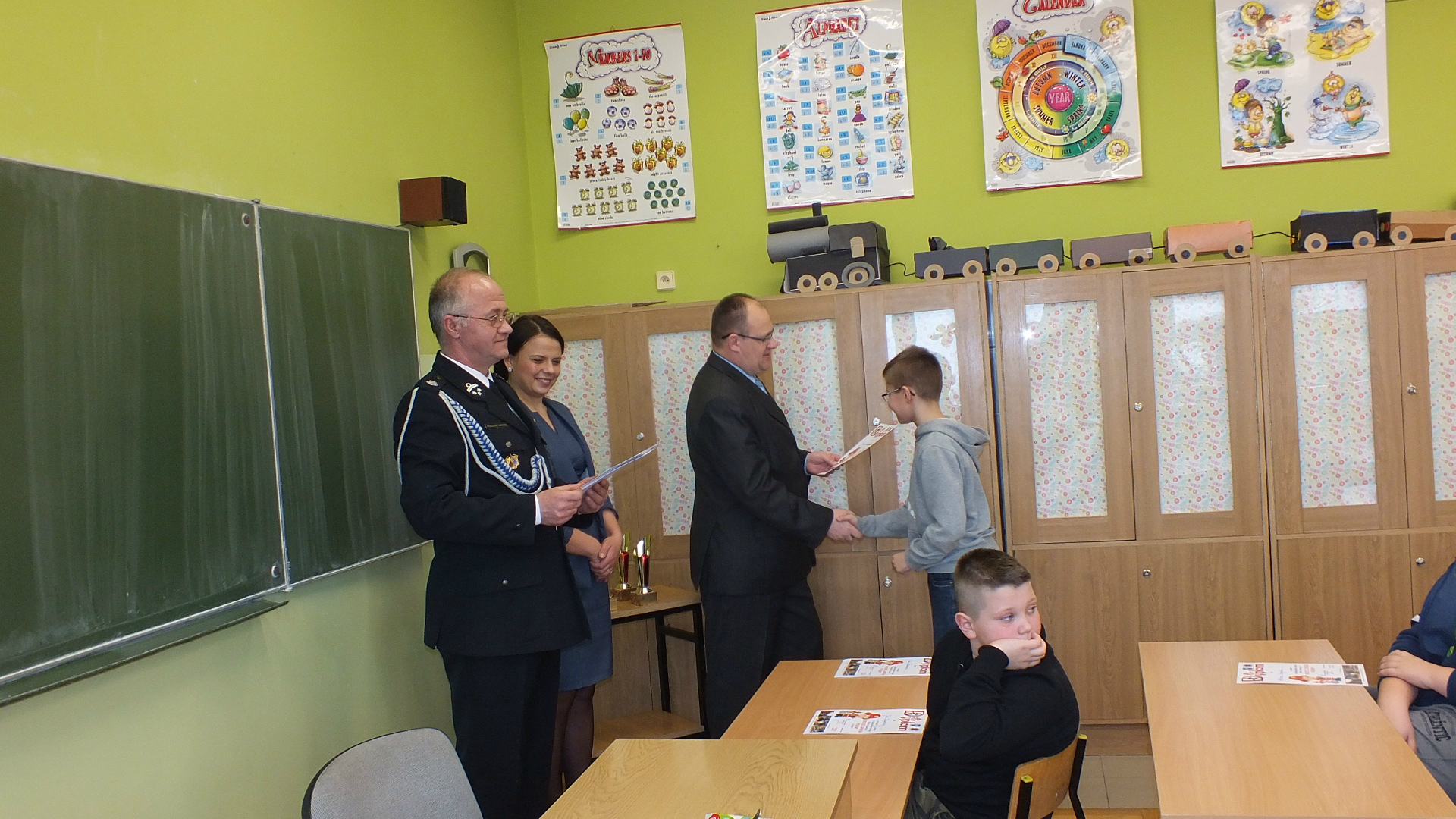 https://test.ugorly.pl/blog/2017/03/23/mlodziez-zapobiega-pozarom-4/p1bbtd8h90in9847ru4t417q3f/