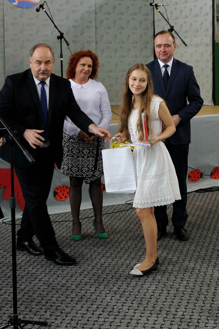 https://test.ugorly.pl/blog/2017/05/12/powiatowy-konkurs-piosenki-patriotycznej/p1bftokhg011tc1gg6194kar91f8812/