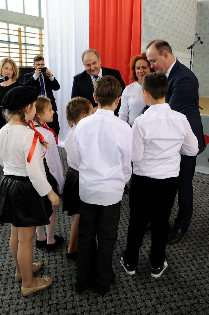 https://test.ugorly.pl/blog/2017/05/12/powiatowy-konkurs-piosenki-patriotycznej/p1bftokhg0197ooc10kuhkjsb15/