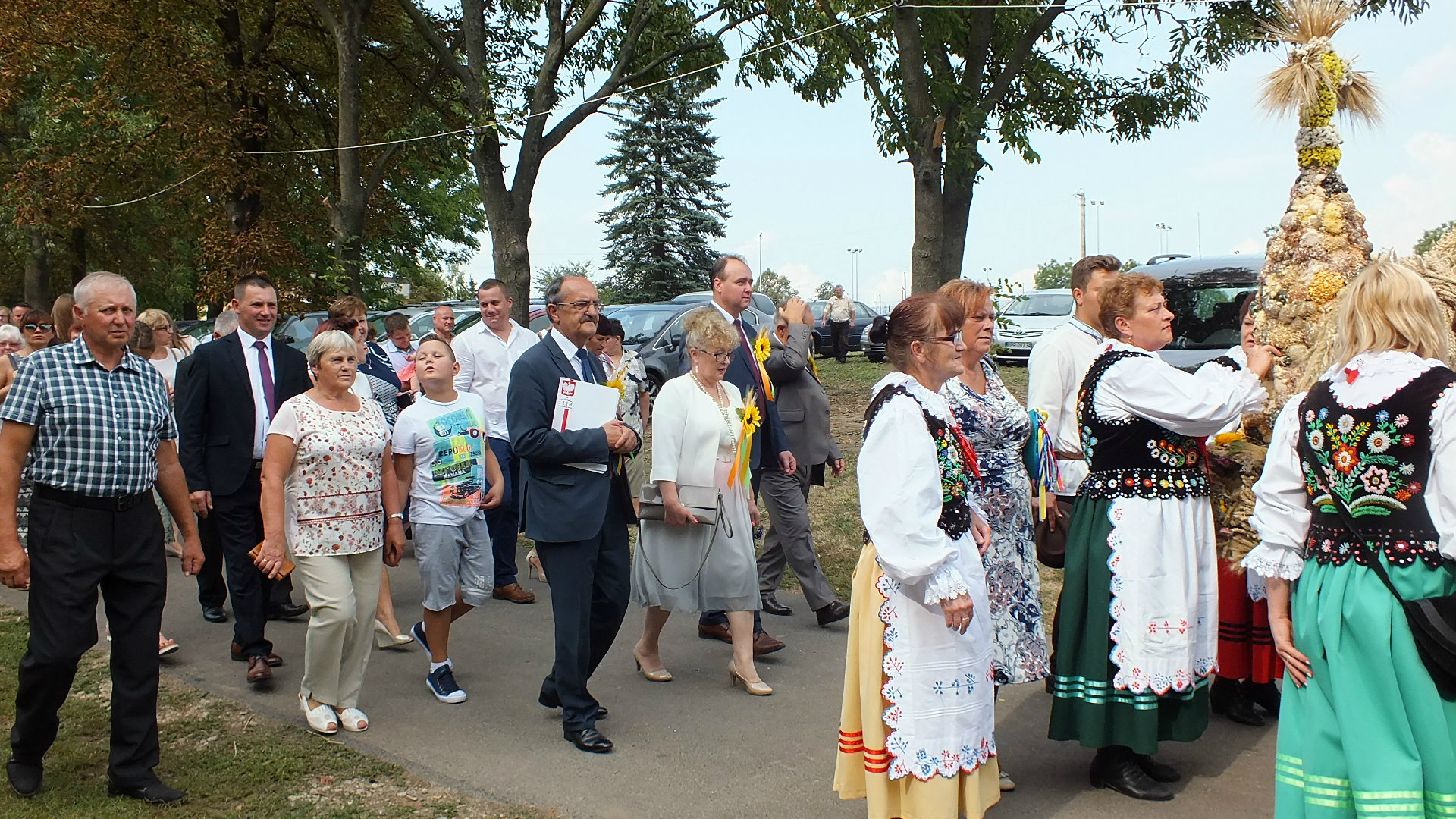 https://test.ugorly.pl/blog/2017/08/31/dozynki-gminne-w-kaszycach/p1bos5rdp45f117ge16371vd9sk1k/