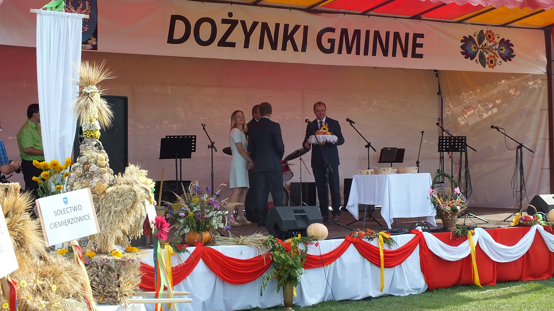 https://test.ugorly.pl/blog/2017/08/31/dozynki-gminne-w-kaszycach/p1bos5rdp59gdes71dro1pmd40ro/