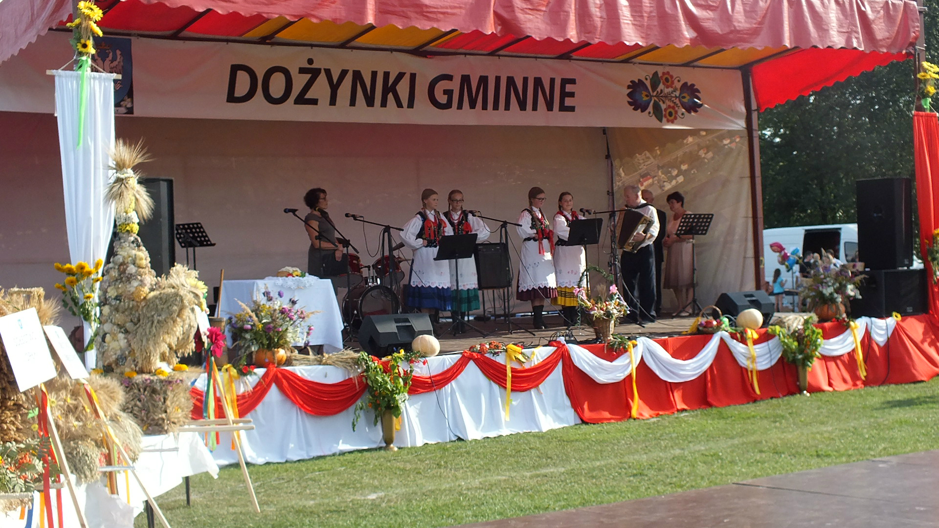 https://test.ugorly.pl/blog/2017/08/31/dozynki-gminne-w-kaszycach/p1bos5rdp5kg751fn0a14ir5el1c/