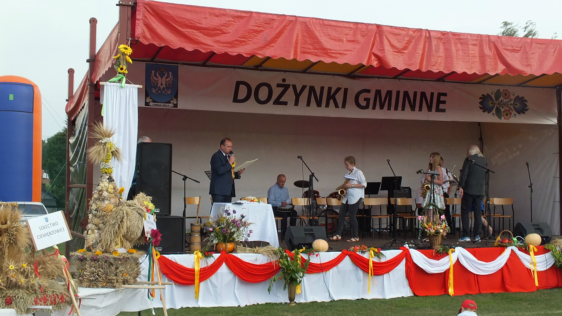 https://test.ugorly.pl/blog/2017/08/31/dozynki-gminne-w-kaszycach/p1bos5rdp5ogc1t291f5q1s89vhi1t/