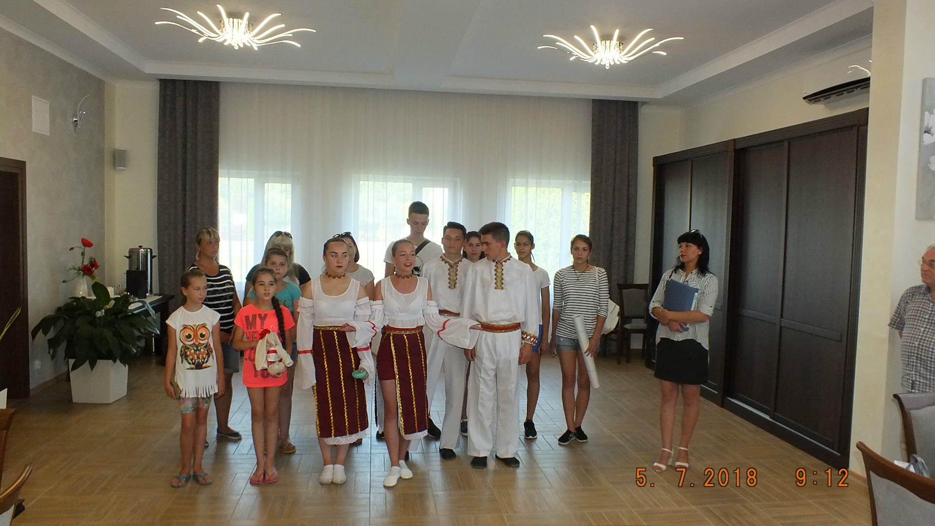 https://test.ugorly.pl/blog/2018/07/13/wizyta-zespolu-tanecznego-z-ukrainy-w-urzedzie-gminy-orly/p1ci9m9voe1ugg1d5k1lgqa8b1q9a4/