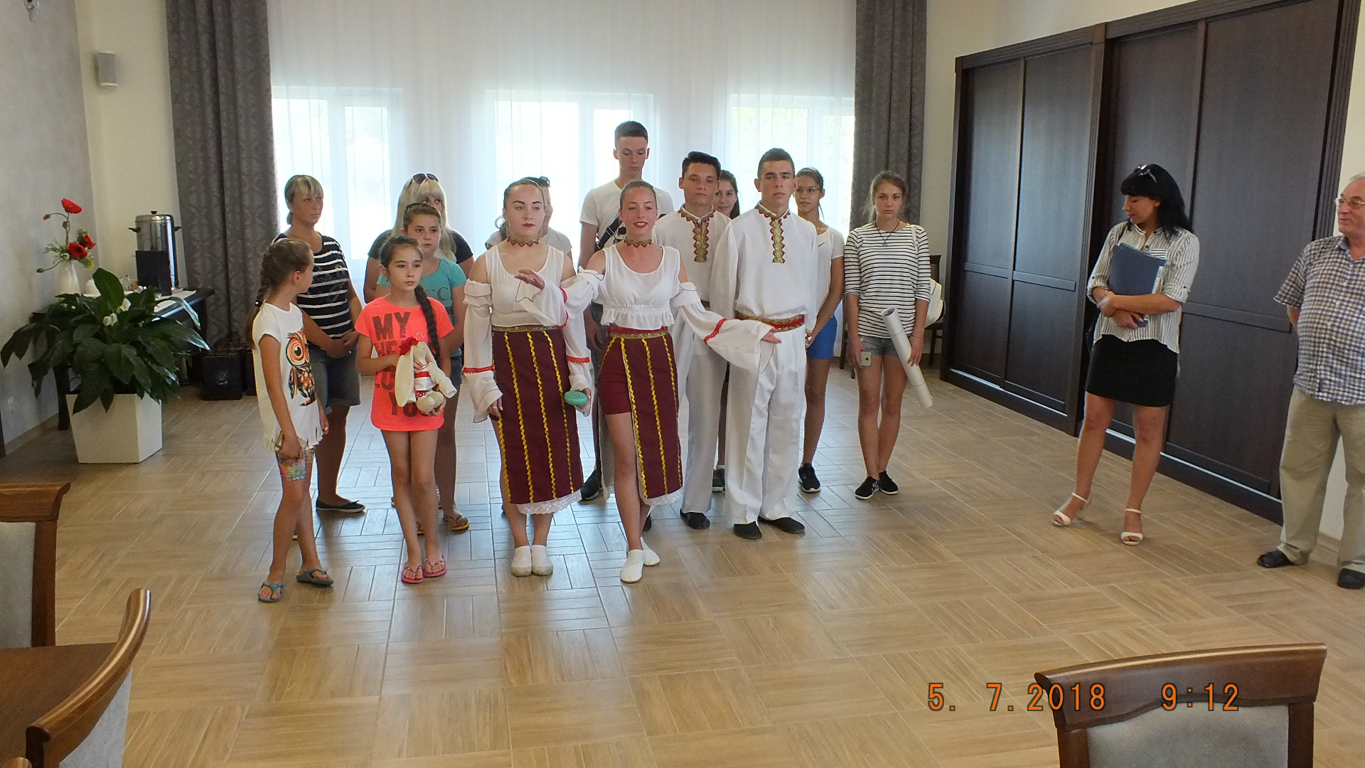 https://test.ugorly.pl/blog/2018/07/13/wizyta-zespolu-tanecznego-z-ukrainy-w-urzedzie-gminy-orly/p1ci9m9voeii5t00l1caecaio3/