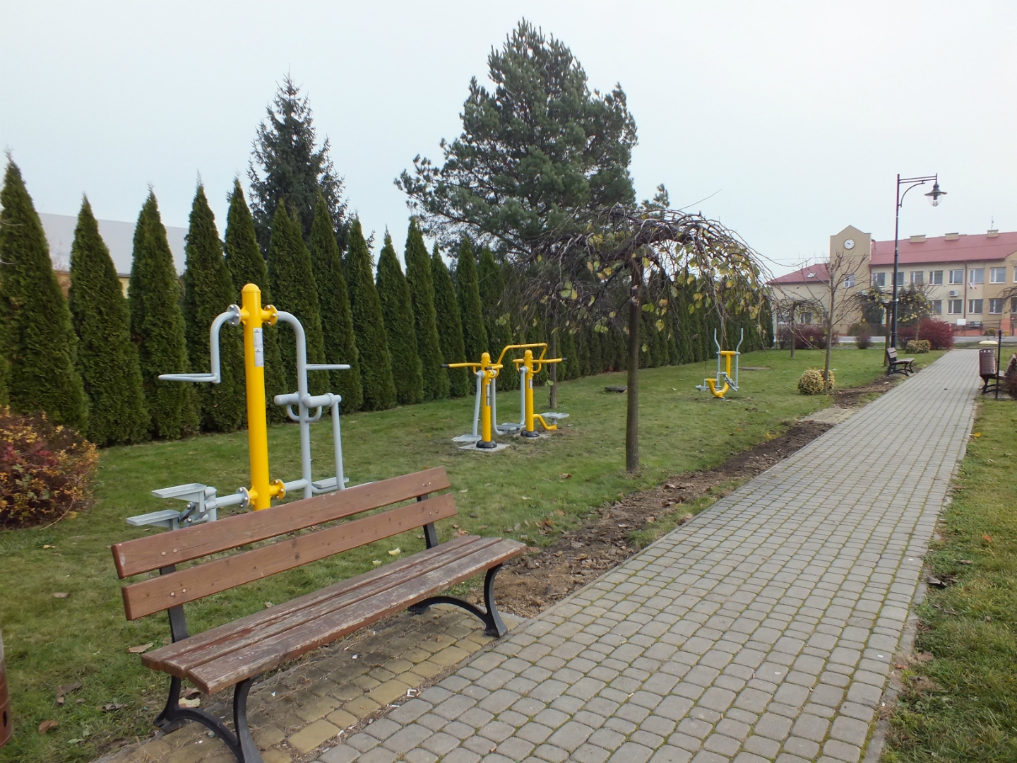 https://test.ugorly.pl/blog/2018/11/22/na-terenie-gminy-orly-powstaja-silownie-plenerowe/p1cstmtq4q1dg111ieue2h491t161/