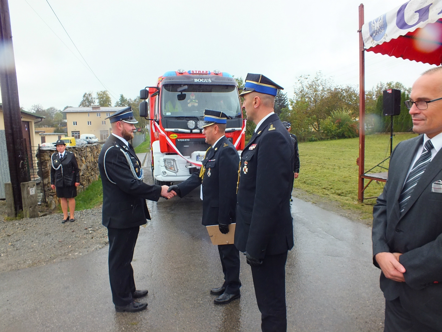 https://test.ugorly.pl/blog/2019/10/08/uroczystosc-poswiecenia-nowego-samochodu-strazackiego-oraz-wejscia-do-ksrg-przez-osp-orly/p1dmo12ca21f8d10991lch1t7tjh313/