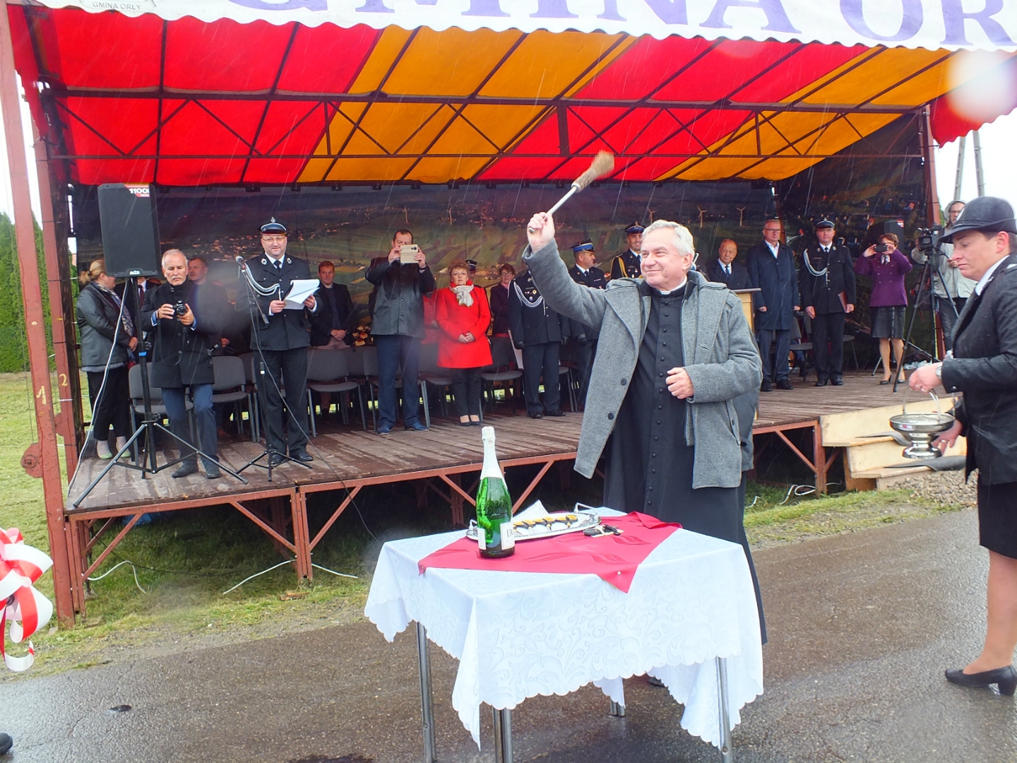 https://test.ugorly.pl/blog/2019/10/08/uroczystosc-poswiecenia-nowego-samochodu-strazackiego-oraz-wejscia-do-ksrg-przez-osp-orly/p1dmo12ca2r0e185gpdbh5q4olt/