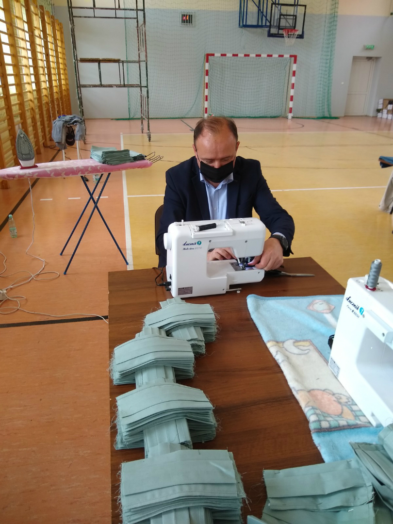 https://test.ugorly.pl/blog/2020/05/26/jestem-pomagam-wspieram/p1e9ac90upe60uvig9i1n2ht6c7/