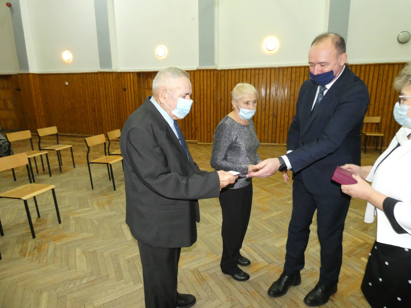 https://test.ugorly.pl/blog/2020/12/23/piekny-jubileusz-pozycia-malzenskiego/p1eq7kiffqfgo1881nfe1ntg1icd2r/
